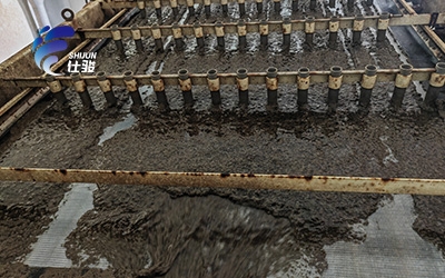 污泥脫水劑能解決污泥含水率高的問(wèn)題嗎？-青島仕駿