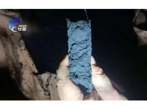 污泥調(diào)理劑解決污泥含水量高問題，實(shí)現(xiàn)污泥干化-青島仕駿